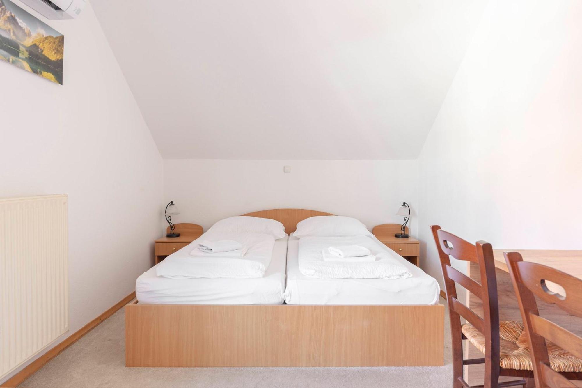 Gostilna Logar Hotel Hotemaze Ngoại thất bức ảnh